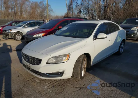 2015 Volvo S60 T5 Premier из США, поврежденный, VIN YV140MFKXF1346071